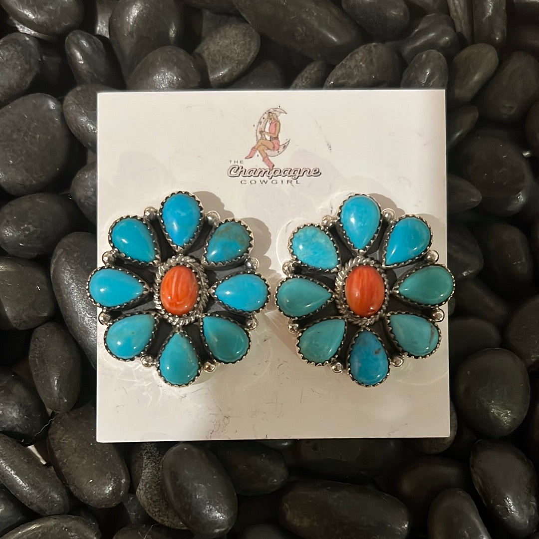 Spiny Oyster and Turquoise Flowers